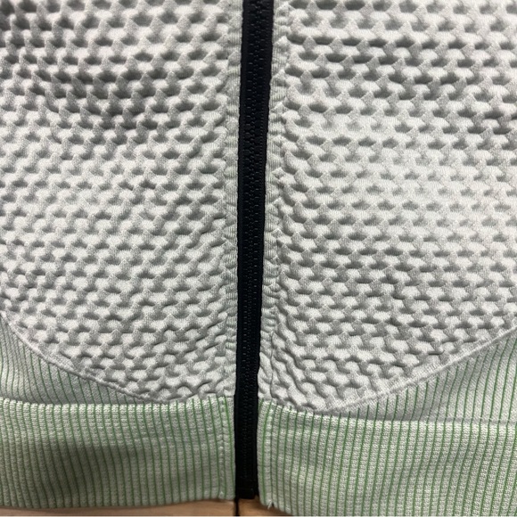 🍁🎉HP🍁🎉Green crop workout jacket - Picture 6 of 8